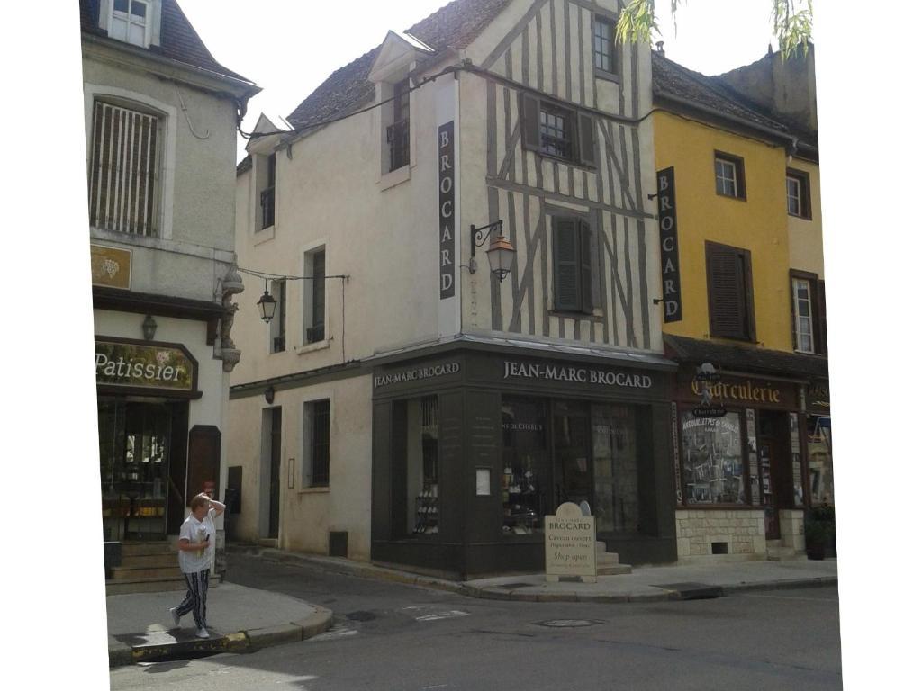 Les Appartements De Chablis Luaran gambar